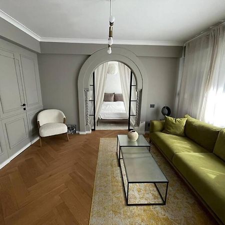Stunning 1Bd Flat With 50M2 Terrace In The City Center Bucharest Exterior photo
