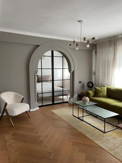 Stunning 1Bd Flat With 50M2 Terrace In The City Center Bucharest Exterior photo