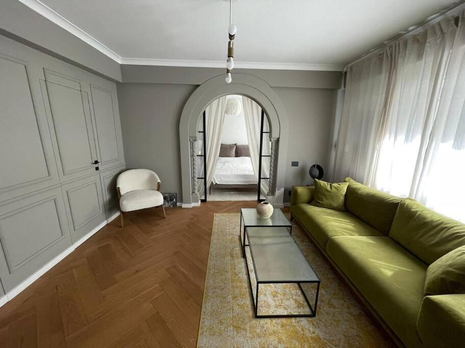 Stunning 1Bd Flat With 50M2 Terrace In The City Center Bucharest Exterior photo