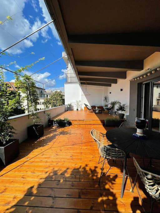 Stunning 1Bd Flat With 50M2 Terrace In The City Center Bucharest Exterior photo