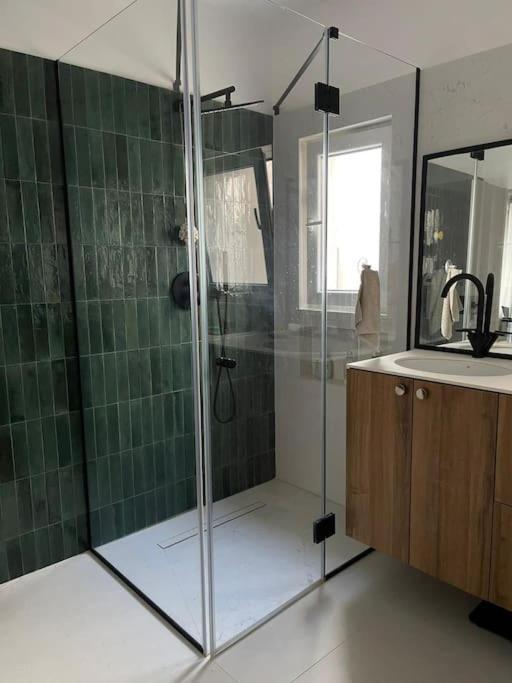 Stunning 1Bd Flat With 50M2 Terrace In The City Center Bucharest Exterior photo